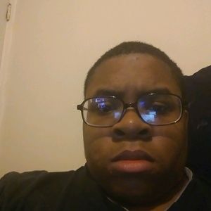 Meet your Posher, Dominic